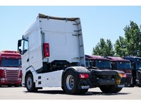 DOLD2821_3014202 vehicle image