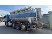 ZELJ895_2949569 vehicle image