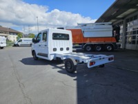 THOM6454_2889405 vehicle image