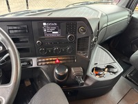 AGRO3463_2749656 vehicle image