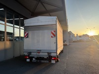 NAEF243_2806279 vehicle image