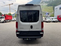 THOM6454_2671839 vehicle image
