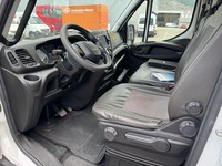 THOM6454_2671839 vehicle image