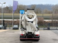 TMR8055_2868653 vehicle image