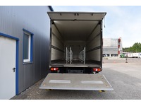 TOC1273_2963753 vehicle image