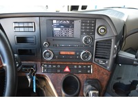 TOC1273_3009258 vehicle image