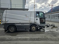 ZIAL184_2832970 vehicle image