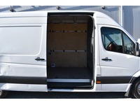 TOC1273_2761105 vehicle image