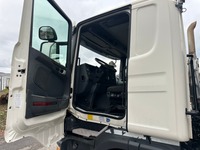 UNIK8334_2763309 vehicle image