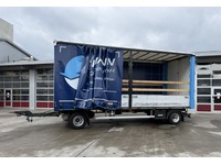 GREA182_2862375 vehicle image