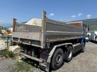 TOLA8240_2687587 vehicle image