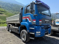 TOLA8240_2687587 vehicle image
