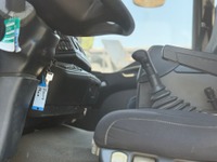 TOLA8240_2687587 vehicle image