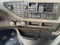 UNIK8334_2847868 vehicle image