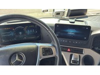 TOLA8240_2886688 vehicle image