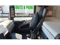 TOLA8240_2886688 vehicle image