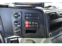 TOC1273_3028074 vehicle image