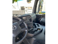 0319025 vehicle image