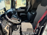 ZELJ895_2980290 vehicle image