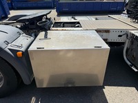 ZELJ895_2980290 vehicle image