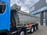 AGRO3463_3017864 vehicle image