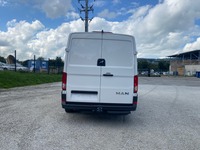 BARR136_2926471 vehicle image
