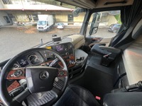 PREI272_2424192 vehicle image