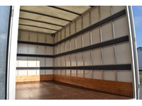 TOC1273_2783612 vehicle image