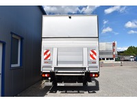 TOC1273_3027173 vehicle image