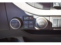 TOC1273_3047871 vehicle image