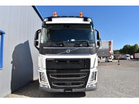 TOC1273_3047871 vehicle image