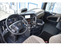 TOC1273_3013984 vehicle image