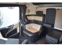 TOC1273_3013984 vehicle image