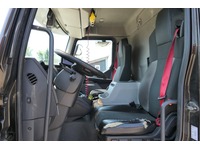 DOLD2821_3020183 vehicle image