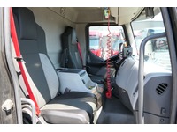 DOLD2821_3020183 vehicle image
