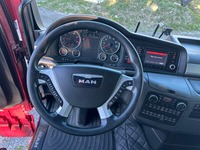 UNIK8334_2715808 vehicle image