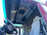 UNIK8334_2715808 vehicle image