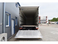 TOC1273_3028076 vehicle image