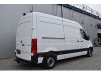 TOC1273_2741425 vehicle image