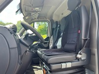 THOM6454_2986617 vehicle image