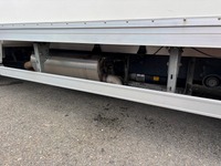 MAN126_2762896 vehicle image