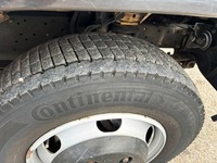 MAN126_2762896 vehicle image