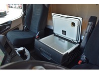 TOC1273_2666705 vehicle image