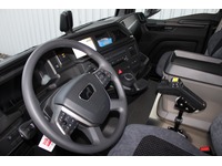 BFS260_2770023 vehicle image