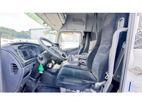 TAMZ4659_2704636 vehicle image