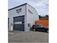 SOMM2698_2831936 vehicle image