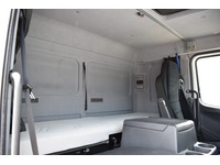 TOC1273_2692940 vehicle image