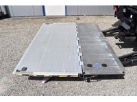 TOC1273_2692940 vehicle image