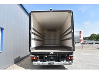 TOC1273_2692940 vehicle image
