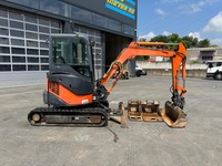 AGRO3463_2659968 vehicle image